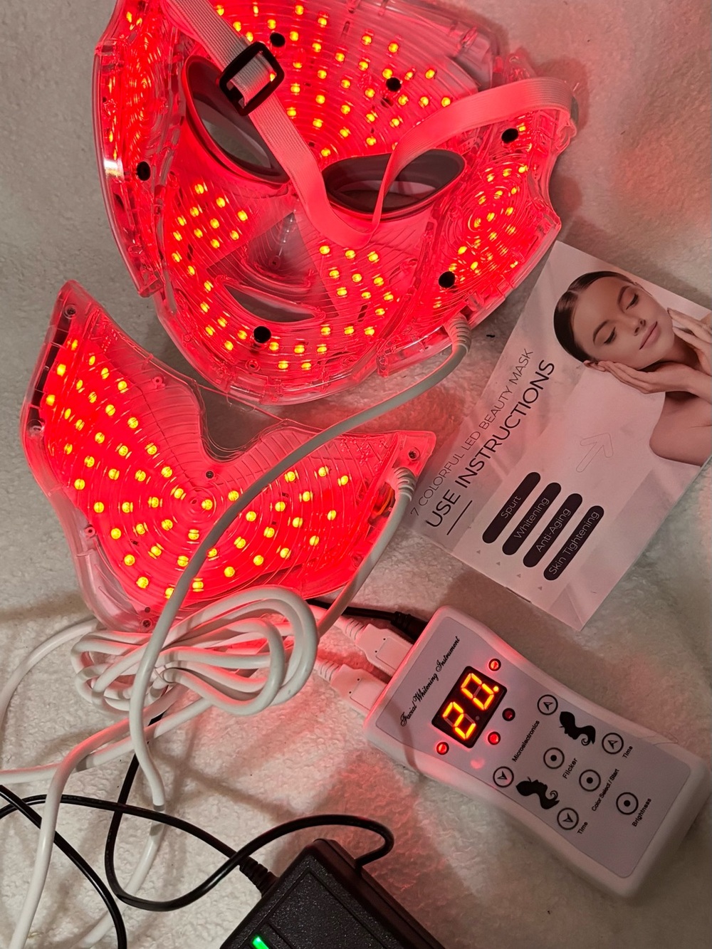 LED Facial Mask Therapy - White Color - Picture 4 of 11